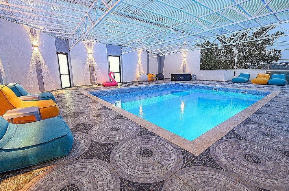 146558 מתחם הבריכה בערב, מתחם אירוח גייקוב גלרי, וילה  בזרעית וילות - Vila 4 U