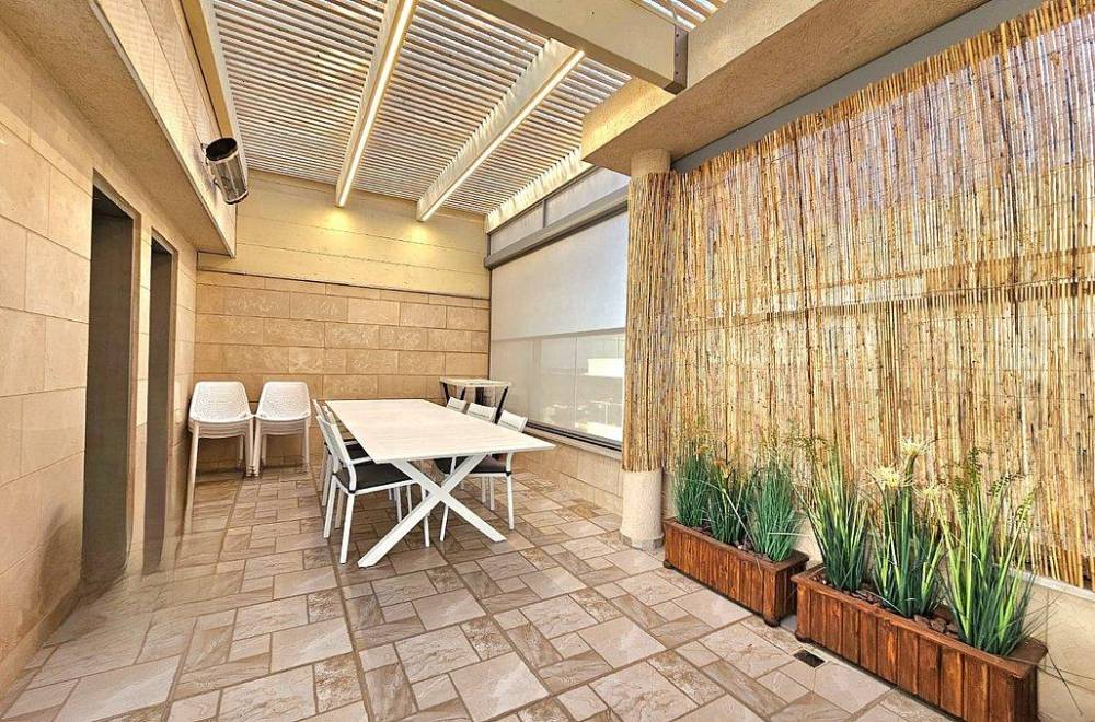 151659 המתחם החיצוני, פנטהאוז רוגע על הים, וילה  בחדרה וילות - Vila 4 U