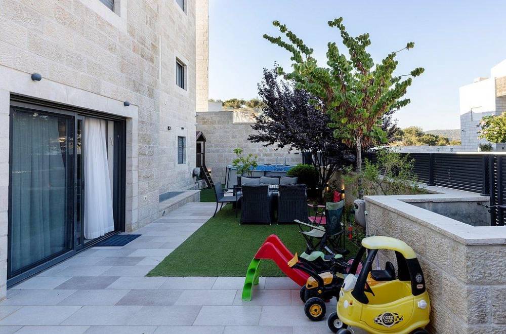 151786 החצר והנוף, וילה בוטיק ברמה למהדרין, וילה  בבית שמש וילות - Vila 4 U