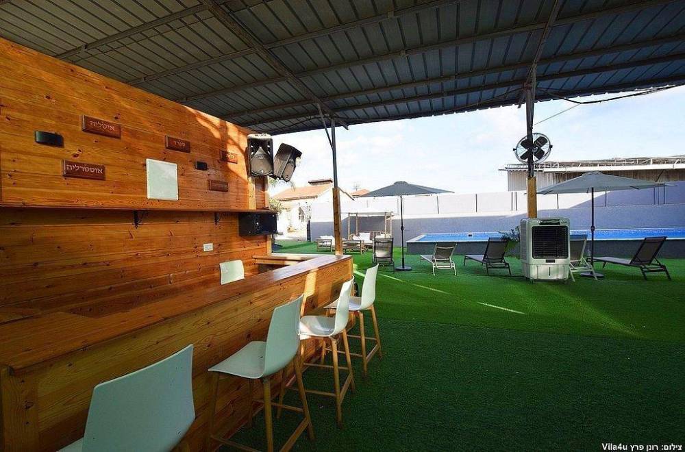 אחוזת וניש המתחם החיצוני, אחוזת וניש, וילה  בעזריקם וילות - Vila 4 U