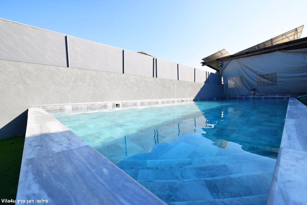 אחוזת וניש המתחם החיצוני, אחוזת וניש, וילה  בעזריקם וילות - Vila 4 U