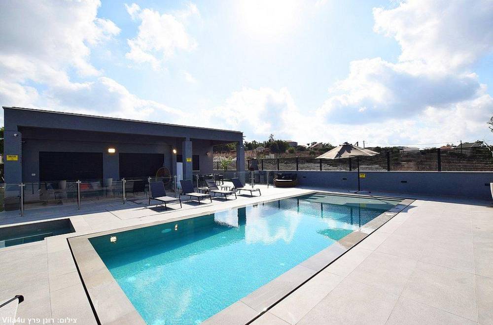 154698 המתחם החיצוני, וילה מול ההר, וילה  בשומרה וילות - Vila 4 U