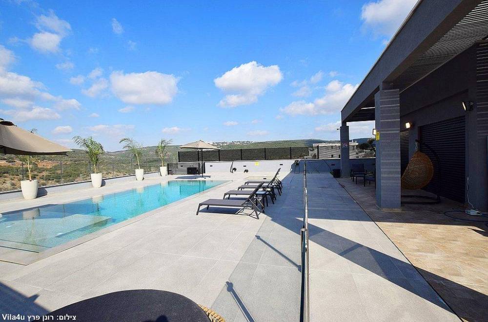 154701 המתחם החיצוני, וילה מול ההר, וילה  בשומרה וילות - Vila 4 U