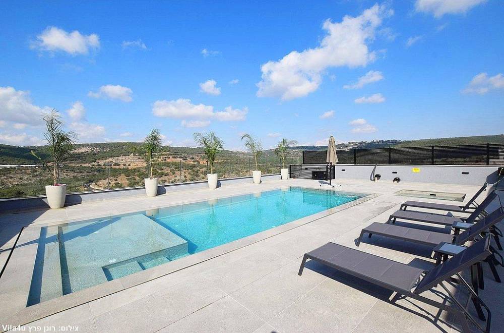 154704 המתחם החיצוני, וילה מול ההר, וילה  בשומרה וילות - Vila 4 U