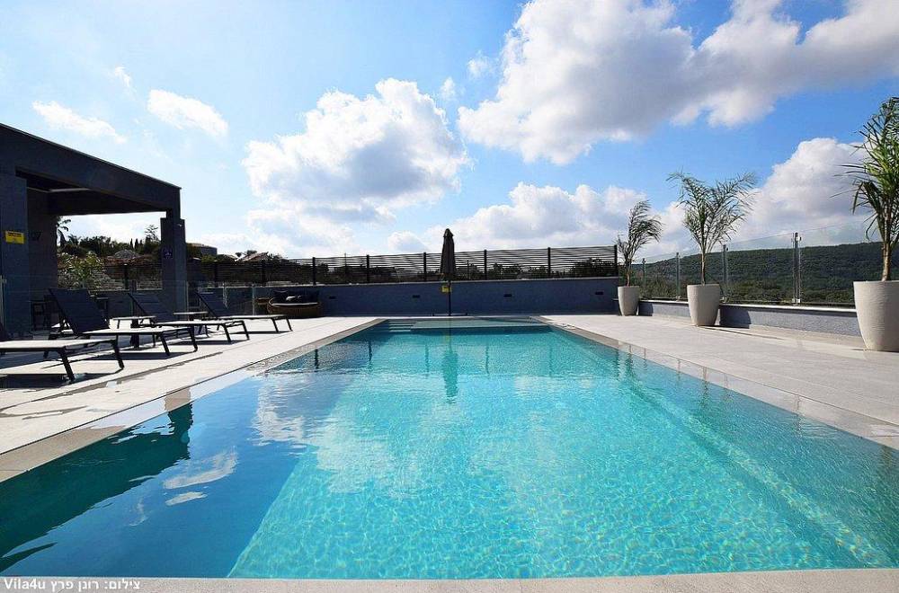 154705 המתחם החיצוני, וילה מול ההר, וילה  בשומרה וילות - Vila 4 U