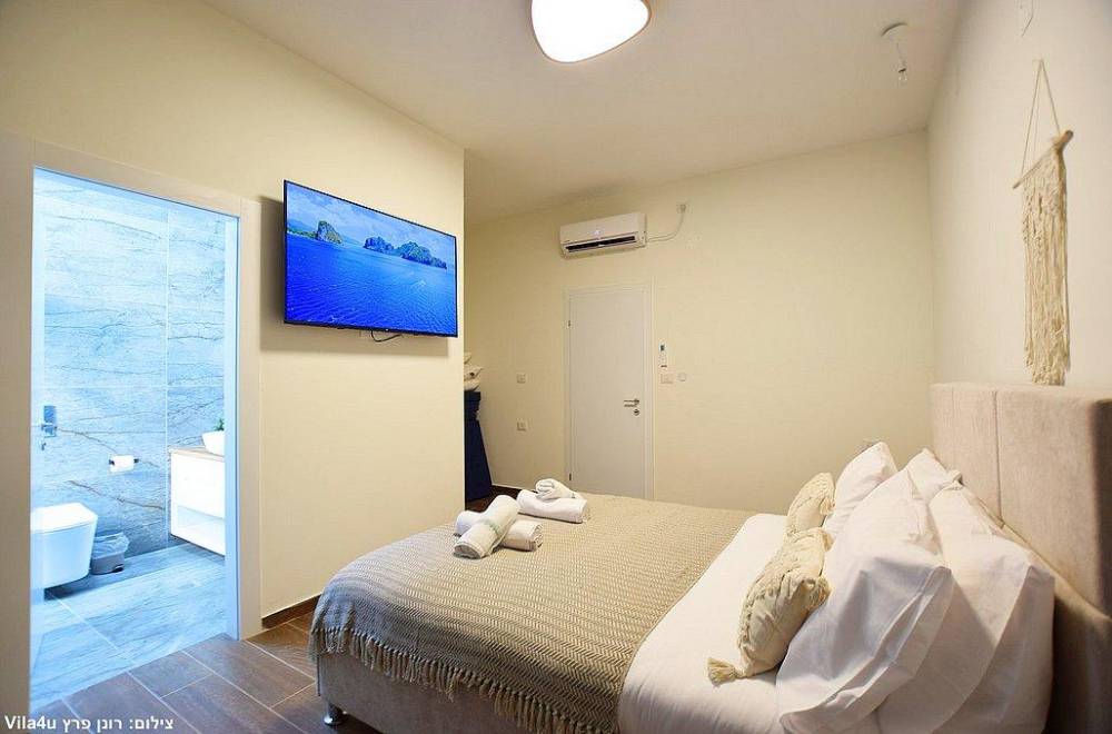 154712 מתחם פנימי - הוילה, וילה מול ההר, וילה  בשומרה וילות - Vila 4 U