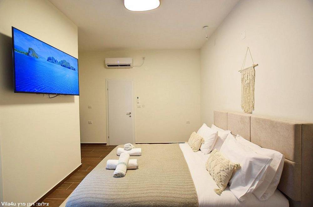 154714 מתחם פנימי - הוילה, וילה מול ההר, וילה  בשומרה וילות - Vila 4 U