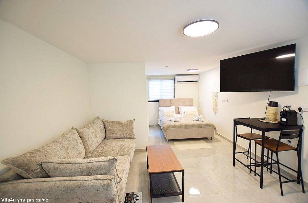 154721 גלרית הסוויטה, וילה מול ההר, וילה  בשומרה וילות - Vila 4 U