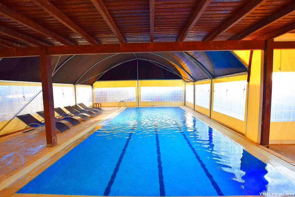 155541 מתחם חיצוני, אחוזה בבוסתן, וילה  בעין אל אסד וילות - Vila 4 U