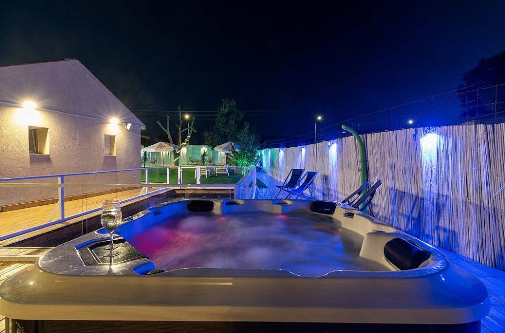 155911 מתחם חיצוני, וילה דניאל, וילה  בתירוש וילות - Vila 4 U