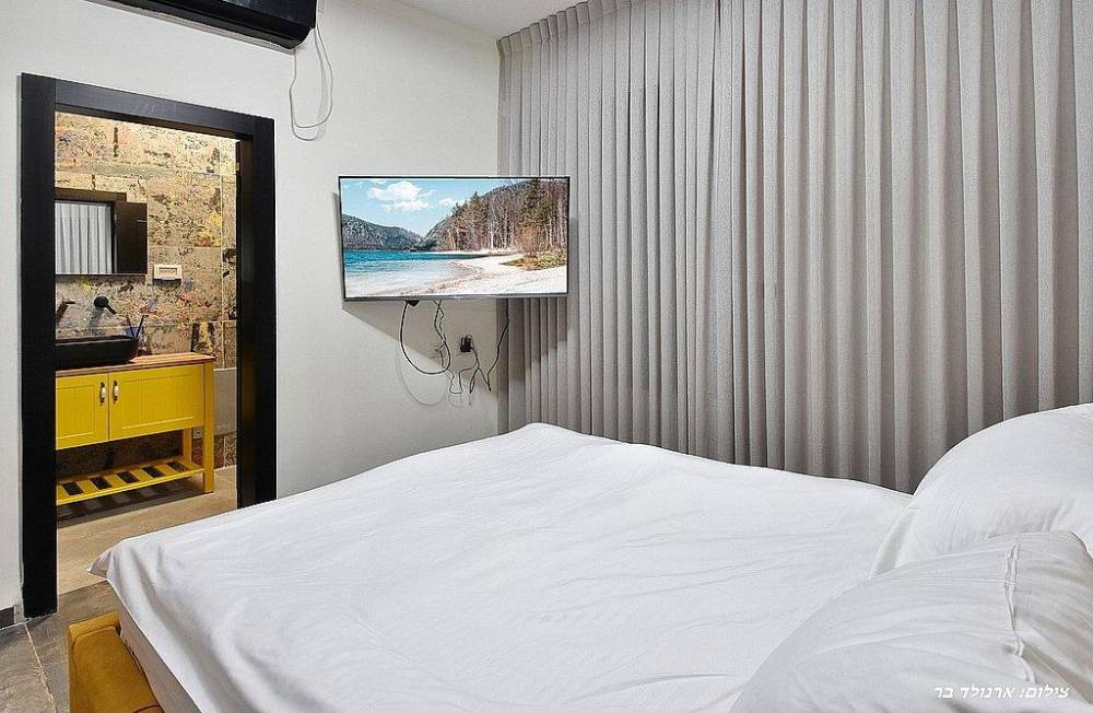 156420 גלרית פנים, אחוזת יערה, וילה  ביערה וילות - Vila 4 U