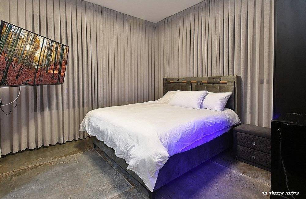 156435 גלרית פנים, אחוזת יערה, וילה  ביערה וילות - Vila 4 U