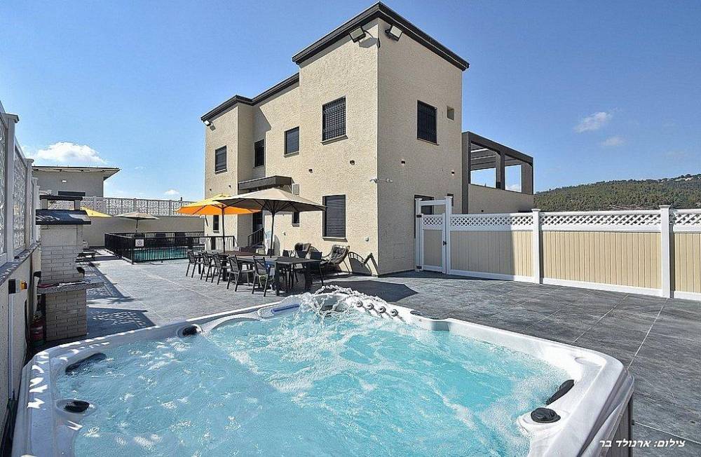 156454 גלרית חוץ, אחוזת יערה, וילה  ביערה וילות - Vila 4 U