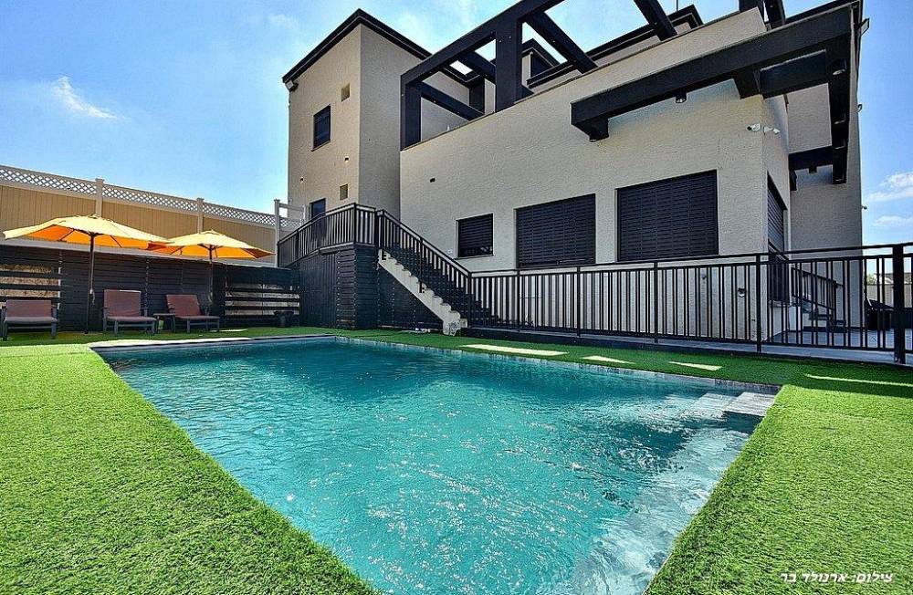 156470 גלרית חוץ, אחוזת יערה, וילה  ביערה וילות - Vila 4 U