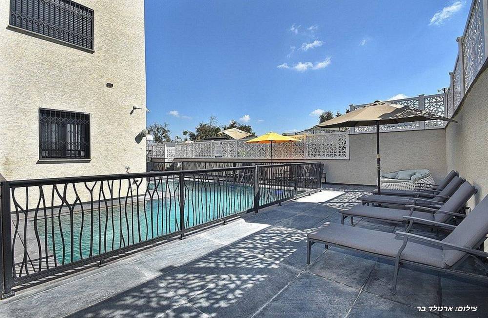 156472 גלרית חוץ, אחוזת יערה, וילה  ביערה וילות - Vila 4 U