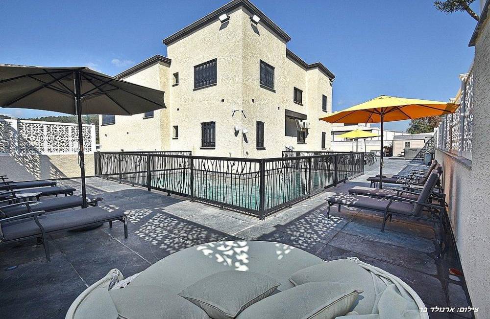 156473 גלרית חוץ, אחוזת יערה, וילה  ביערה וילות - Vila 4 U