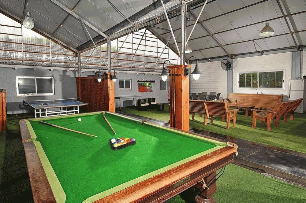 156915 מתחם חיצוני, אחוזת אדל, וילה  בעבדון וילות - Vila 4 U