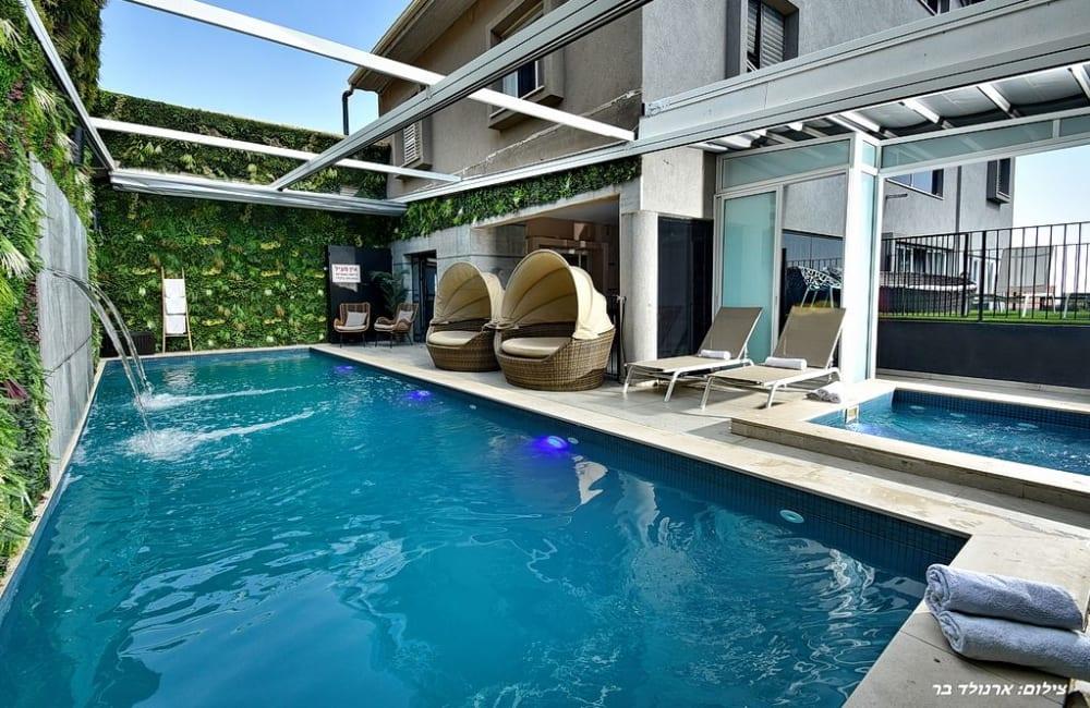 156970 החצר והבריכה, וילה אל הכנרת, וילה  בנוף כנרת וילות - Vila 4 U