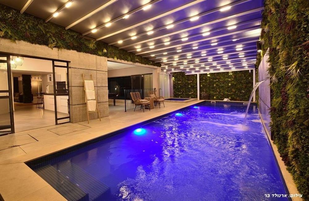 156972 החצר והבריכה, וילה אל הכנרת, וילה  בנוף כנרת וילות - Vila 4 U