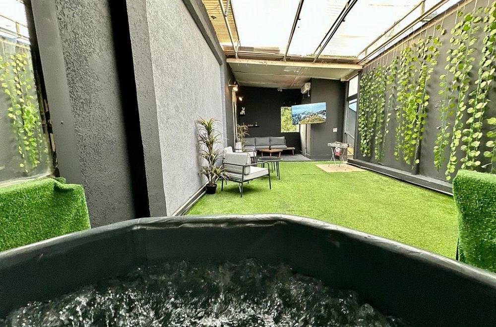 158041 ג'קוזי בריכה והמתחם החיצוני, וילה 117, וילה  בתל אביב וילות - Vila 4 U