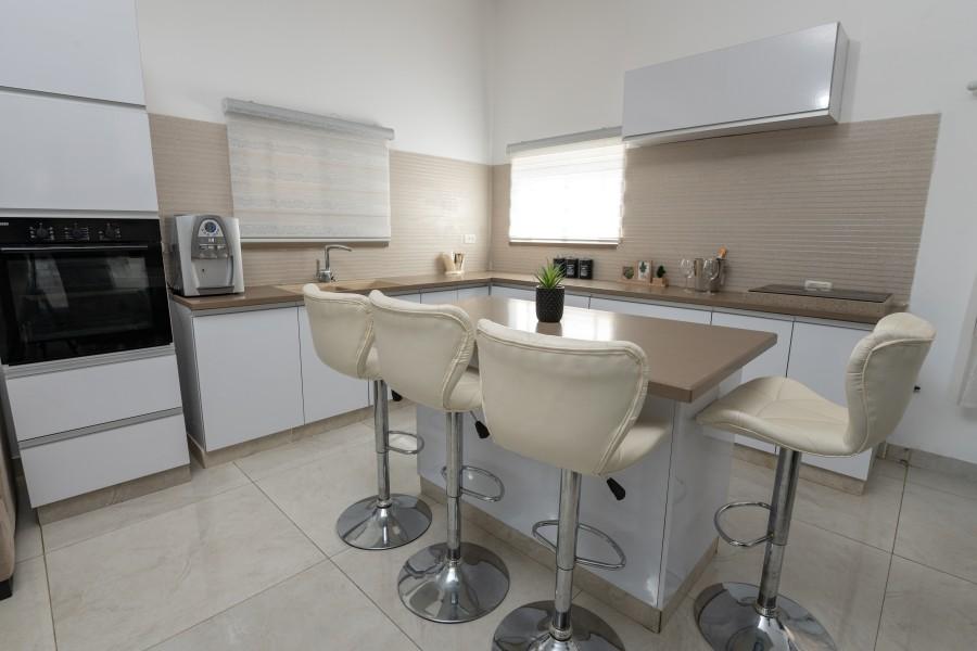 גלרית פנים מתחם האושר דלפק אי גלרית פנים, אחוזת האושר בכלנית, וילה  בכלנית וילות - Vila 4 U