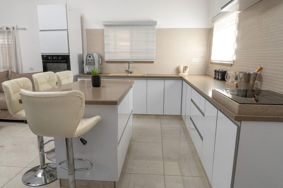 גלרית פנים מתחם האושר מטבח מאובזר גלרית פנים, אחוזת האושר בכלנית, וילה  בכלנית וילות - Vila 4 U