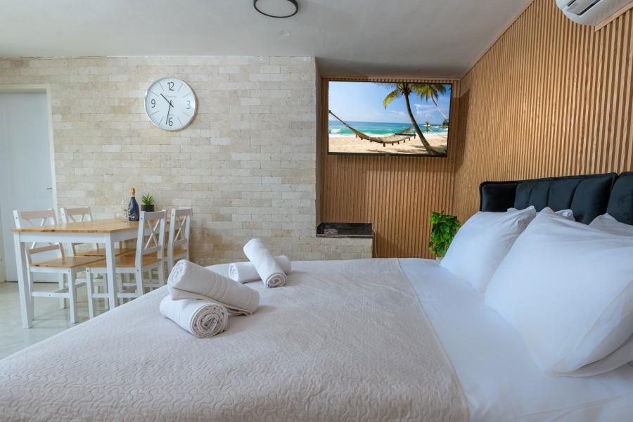 גלרית פנים מתחם האושר מיטה מוצעת גלרית פנים, אחוזת האושר בכלנית, וילה  בכלנית וילות - Vila 4 U