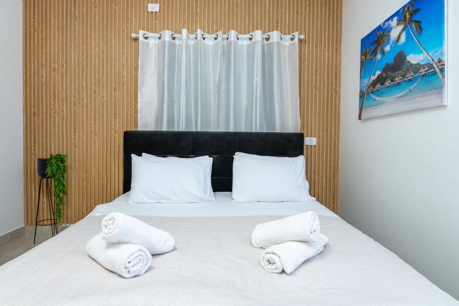 גלרית פנים מתחם האושר חדר שינה זוגי גלרית פנים, אחוזת האושר בכלנית, וילה  בכלנית וילות - Vila 4 U