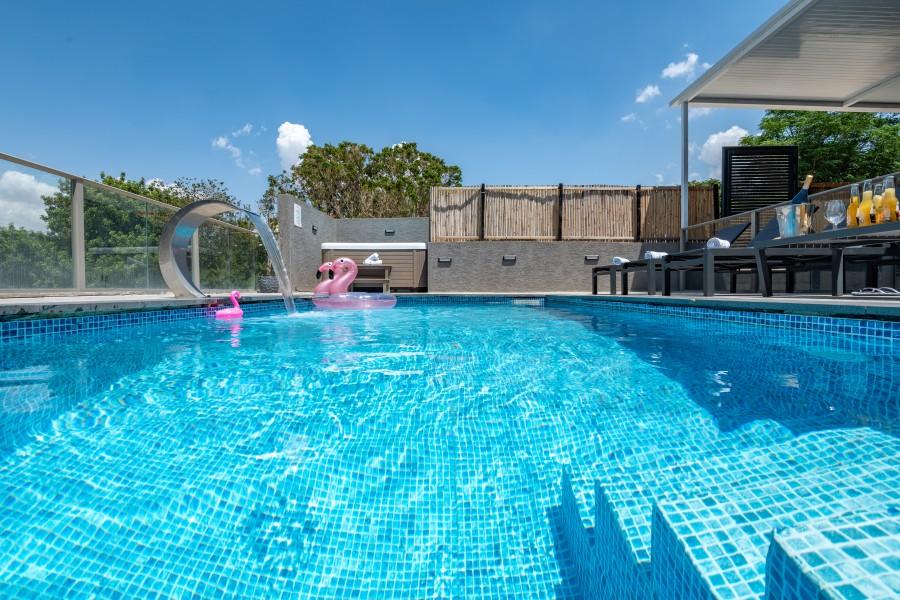 גלריית חוץ אחוזת האושר בכלנית מדרגות הבריכה המתחם החיצוני, אחוזת האושר בכלנית, וילה  בכלנית וילות - Vila 4 U