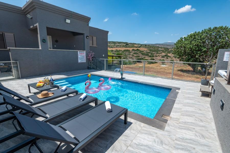 גלריית חוץ אחוזת האושר בכלנית בריכה ונוף מדהים המתחם החיצוני, אחוזת האושר בכלנית, וילה  בכלנית וילות - Vila 4 U