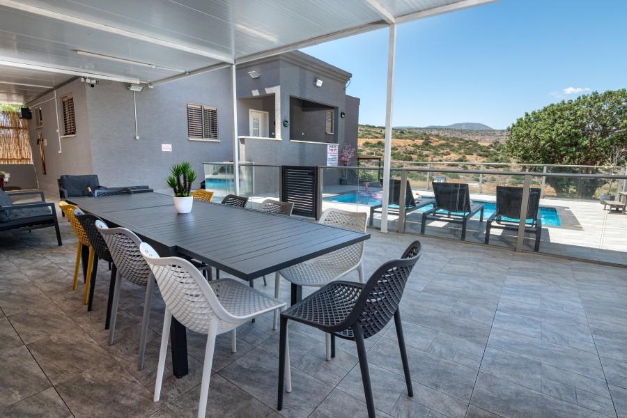 גלריית חוץ אחוזת האושר בכלנית פינת ישיבה המתחם החיצוני, אחוזת האושר בכלנית, וילה  בכלנית וילות - Vila 4 U