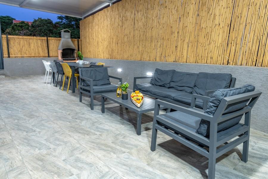 גלריית חוץ אחוזת האושר בכלנית מערכות ישיבה המתחם החיצוני, אחוזת האושר בכלנית, וילה  בכלנית וילות - Vila 4 U