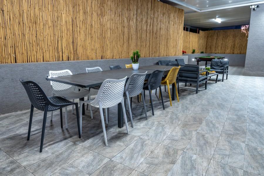 גלריית חוץ אחוזת האושר בכלנית שולחן אבירים המתחם החיצוני, אחוזת האושר בכלנית, וילה  בכלנית וילות - Vila 4 U