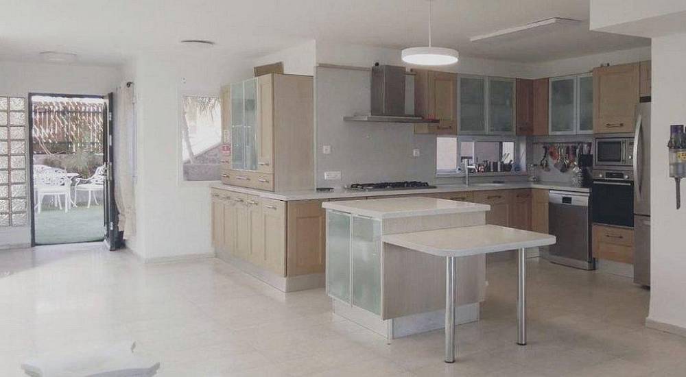 וילה ריצי מטבח מאובזר המתחם הפנימי, וילה ריצ'י, וילה  באילת וילות - Vila 4 U