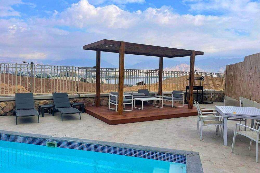 163075 המתחם החיצוני, וילאליס על הים אילת, וילה  באילת וילות - Vila 4 U