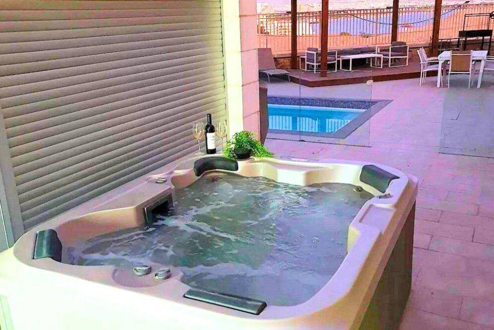 163077 המתחם החיצוני, וילאליס על הים אילת, וילה  באילת וילות - Vila 4 U