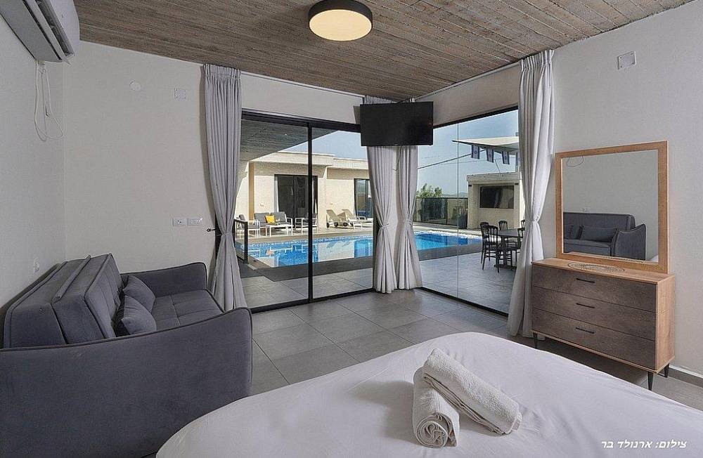 163208 גלריה כללית, וילה קרול לקשורי – carol luxury, וילה  בירכא וילות - Vila 4 U