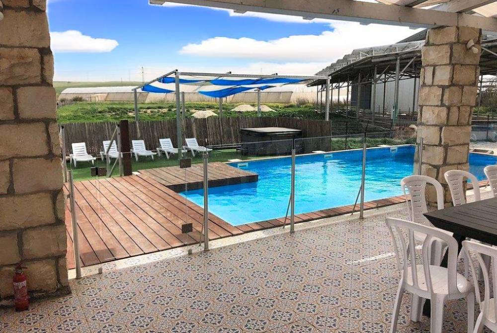 164392 המתחם החיצוני, קאסה לינדה, וילה  בעוזה וילות - Vila 4 U