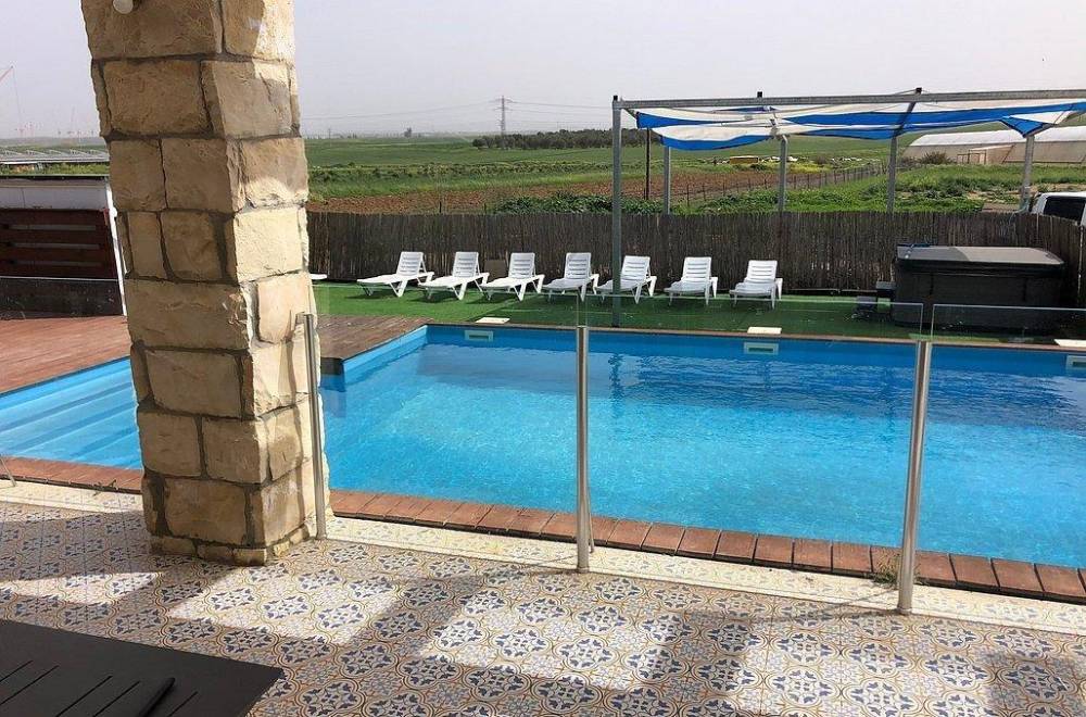 164393 המתחם החיצוני, קאסה לינדה, וילה  בעוזה וילות - Vila 4 U