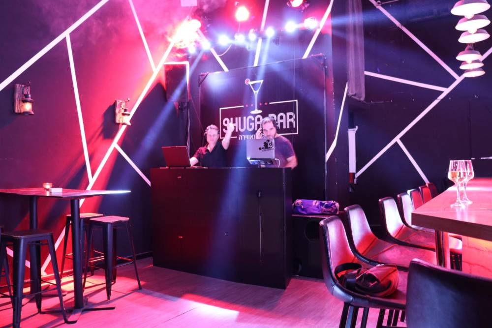 165286 חוגגים בשוגה בר, שוגה בר - Shuga Bar, וילה  ברחובות וילות - Vila 4 U