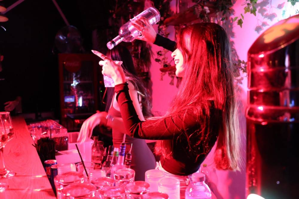 165291 חוגגים בשוגה בר, שוגה בר - Shuga Bar, וילה  ברחובות וילות - Vila 4 U