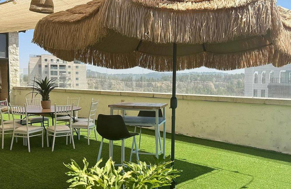 167334 מתחם הגג, מתחם אסטרה אירועים ללא לינה, וילה  במבשרת ציון וילות - Vila 4 U