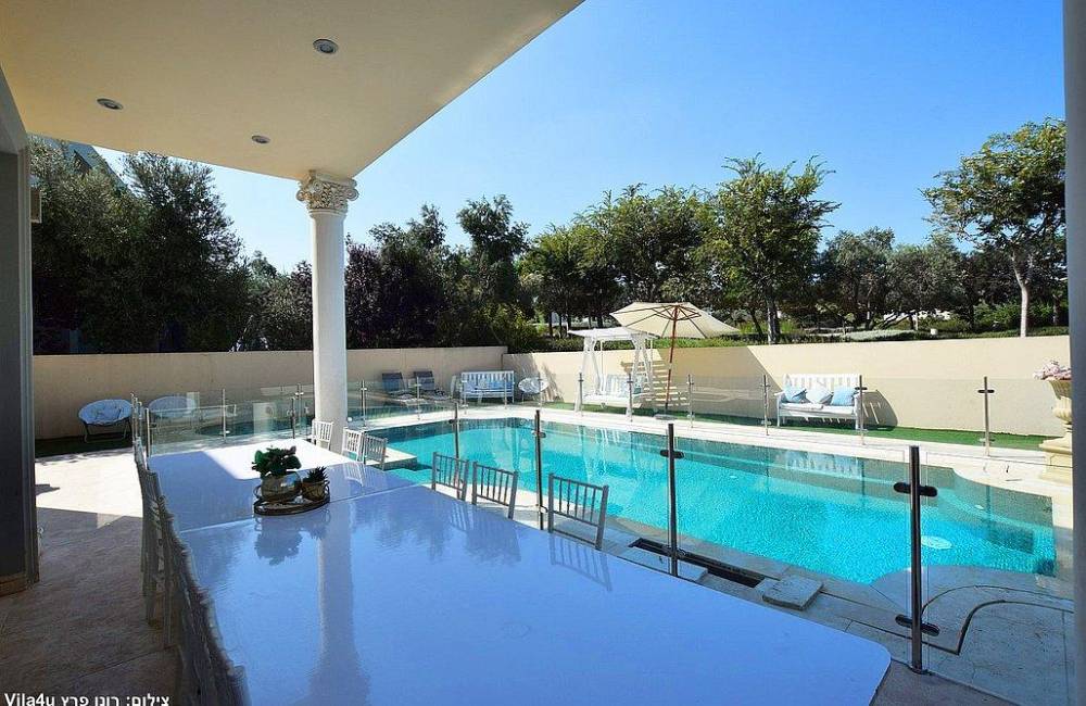 169965 המתחם החיצוני, קיסריה הום בוטיק, וילה  בקיסריה וילות - Vila 4 U