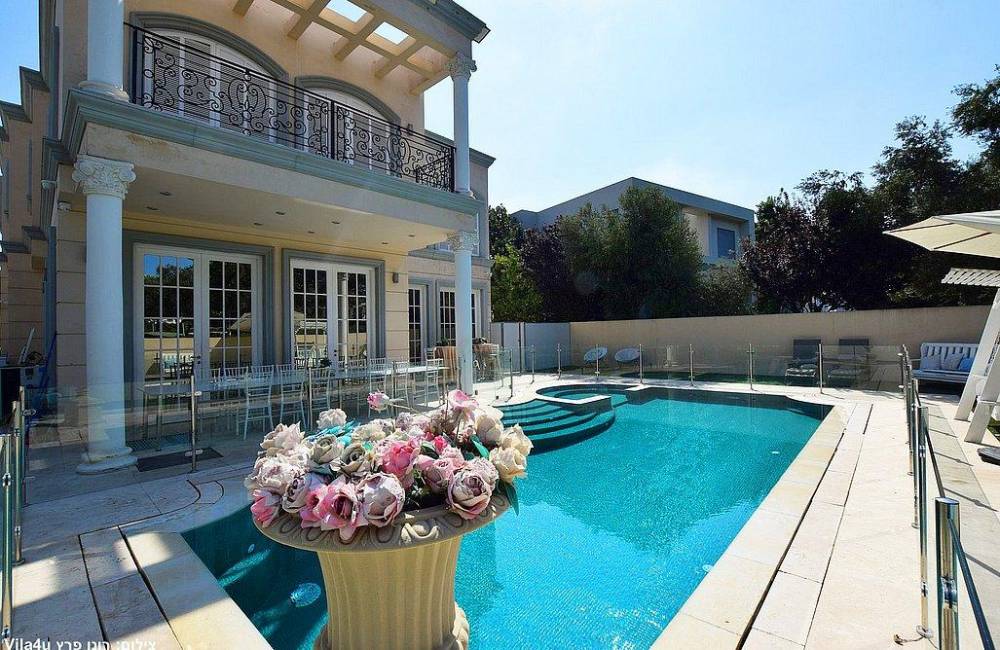 169966 המתחם החיצוני, קיסריה הום בוטיק, וילה  בקיסריה וילות - Vila 4 U