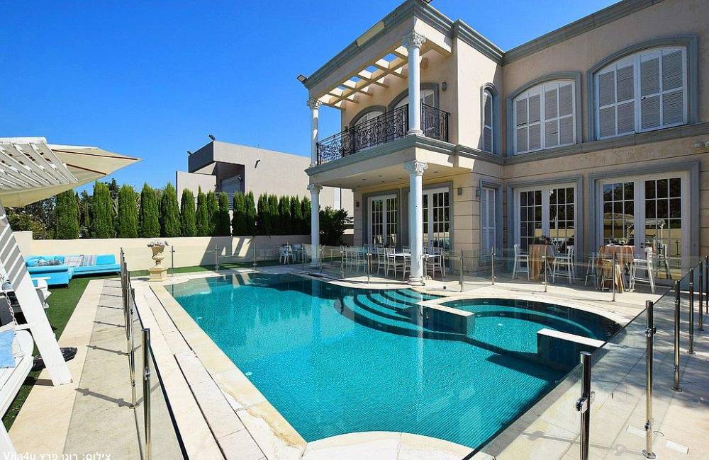 169969 המתחם החיצוני, קיסריה הום בוטיק, וילה  בקיסריה וילות - Vila 4 U