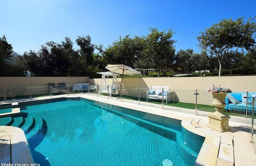 169971 המתחם החיצוני, קיסריה הום בוטיק, וילה  בקיסריה וילות - Vila 4 U