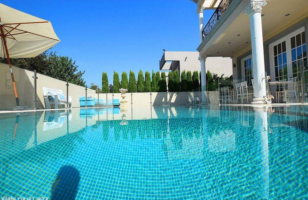 169974 המתחם החיצוני, קיסריה הום בוטיק, וילה  בקיסריה וילות - Vila 4 U