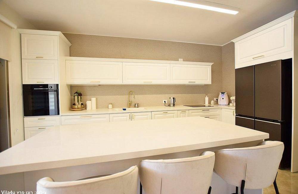 170029 גלרית פנים, וילת לוטוס השרון, וילה  בקיסריה וילות - Vila 4 U