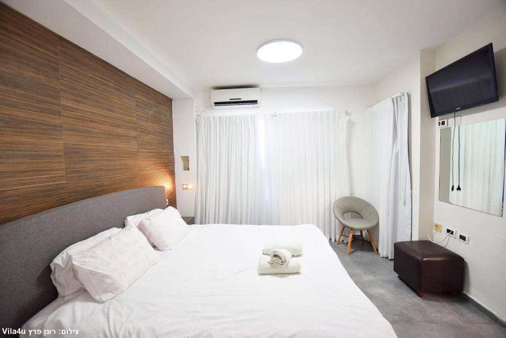 170109 גלריה כללית, מאור בכנרת, וילה  במגדל וילות - Vila 4 U