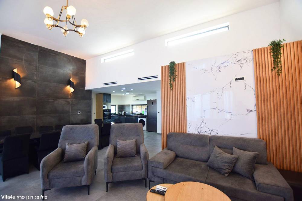 170111 גלריה כללית, מאור בכנרת, וילה  במגדל וילות - Vila 4 U